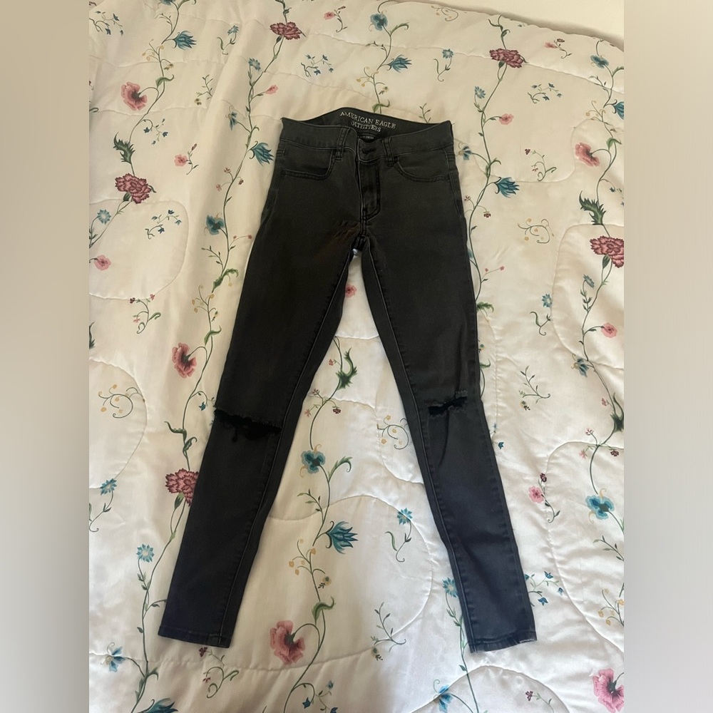 American eagle outfitters ripped skinny jeans